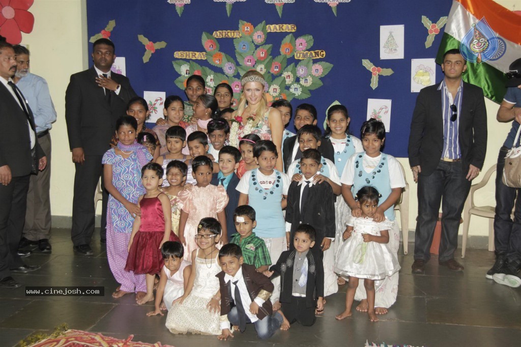 Paris Hilton at Siddhivinayak Temple n Ashray NGO - 14 / 66 photos