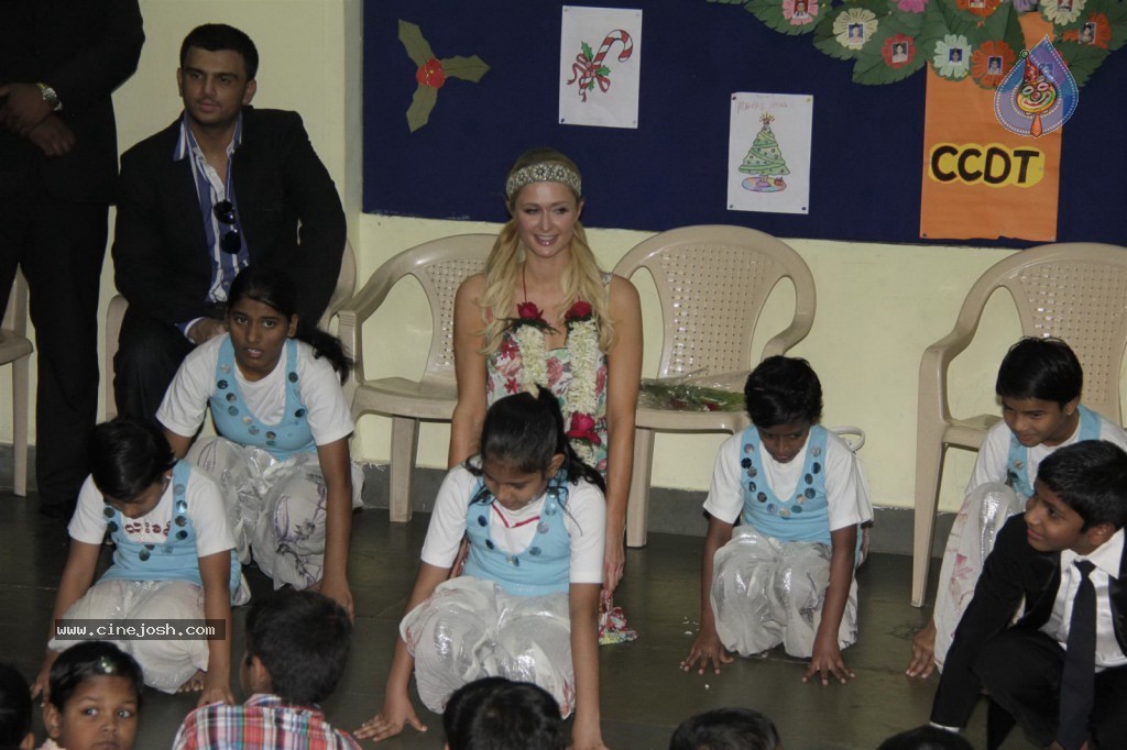 Paris Hilton at Siddhivinayak Temple n Ashray NGO - 17 / 66 photos