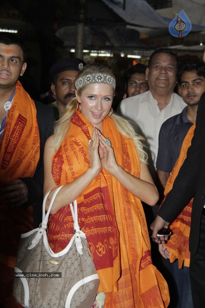 Paris Hilton at Siddhivinayak Temple n Ashray NGO - 19 / 66 photos