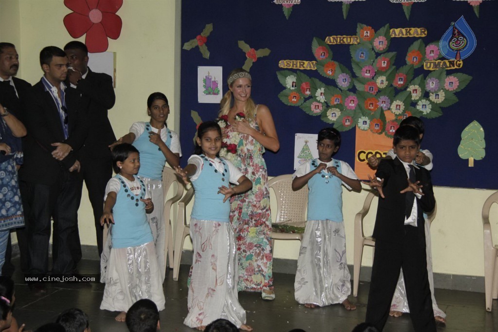 Paris Hilton at Siddhivinayak Temple n Ashray NGO - 63 / 66 photos