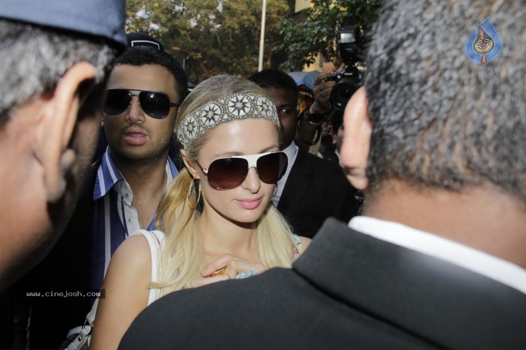 Paris Hilton at Siddhivinayak Temple n Ashray NGO - 64 / 66 photos