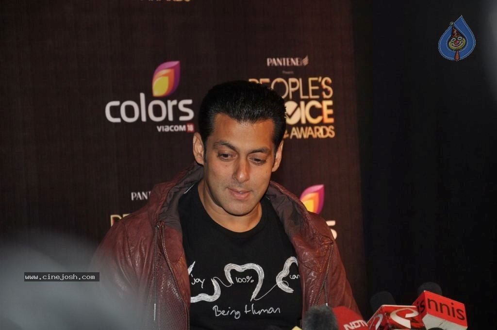 Hot Bolly Celebs at People's Choice Awards 2012 - 5 / 150 photos