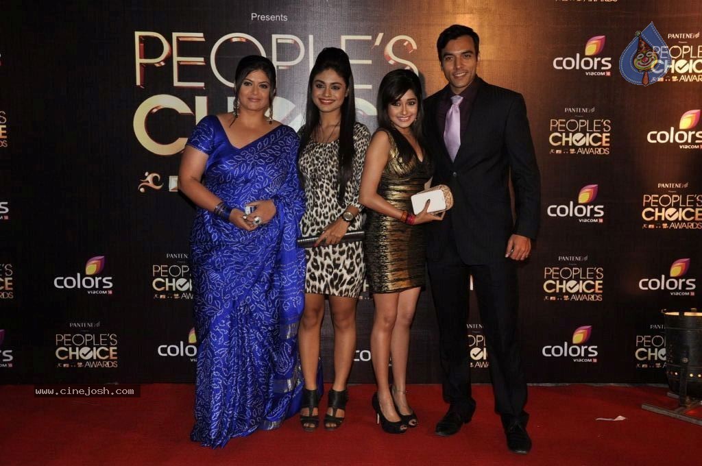 Hot Bolly Celebs at People's Choice Awards 2012 - 10 / 150 photos