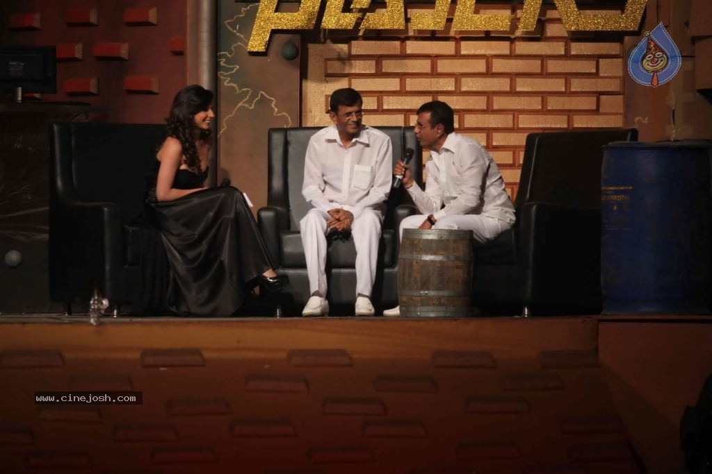 Players Movie Music Launch - 35 / 109 photos