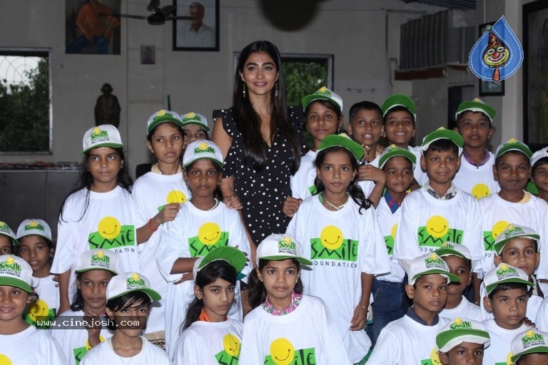 Pooja Hegde Celebrate Her Birthday With Smile Foundation Kids - 6 / 15 photos