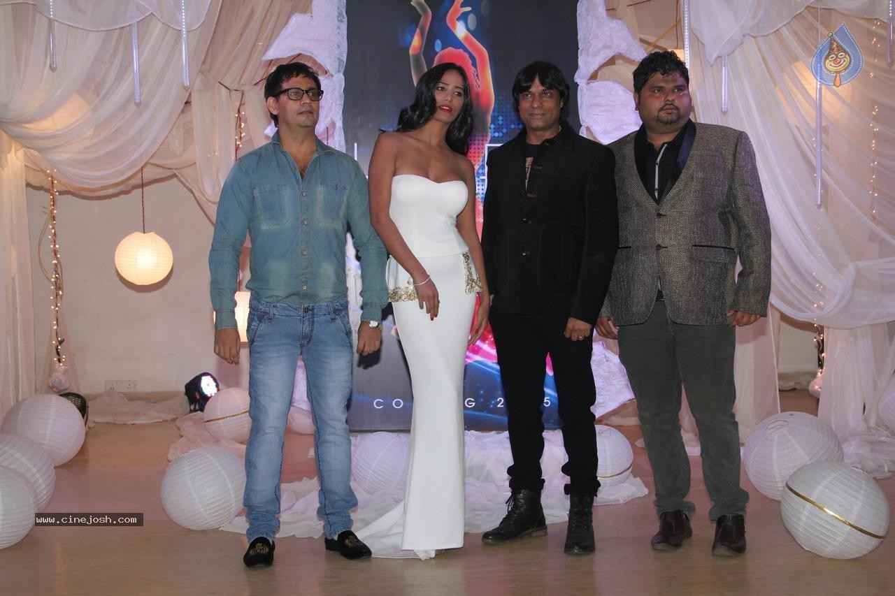 Poonam Pandey World Cup Eve PM - 36 / 62 photos
