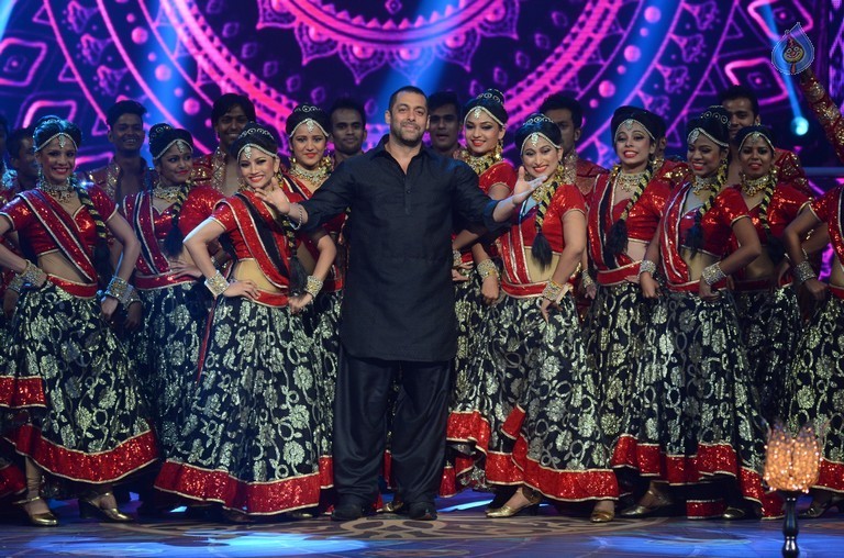 Prem Rata Dhan Payo Promotions On Life OK Channel - 50 / 62 photos