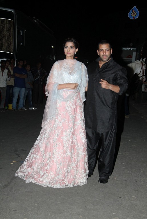 Prem Rata Dhan Payo Promotions On Life OK Channel - 58 / 62 photos
