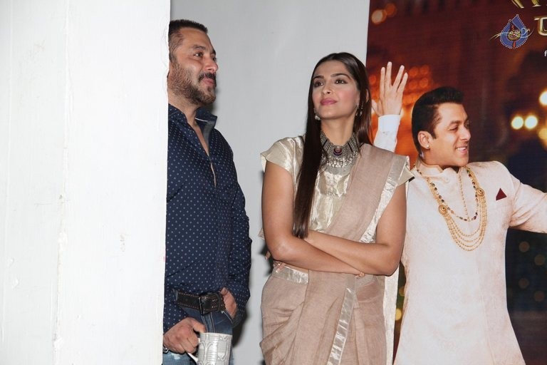 Prem Ratan Dhan Payo Press Meet - 18 / 29 photos