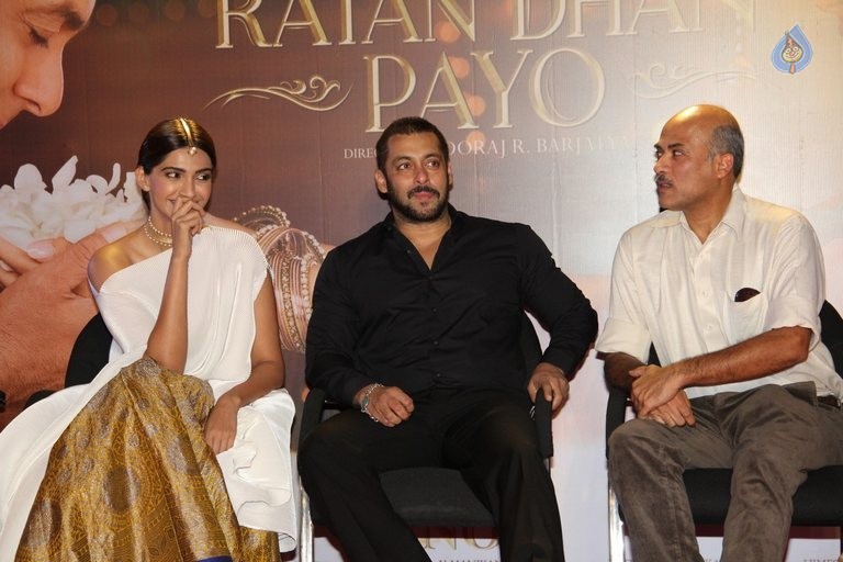 Prem Ratan Dhan Payo Team Get Together - 11 / 42 photos