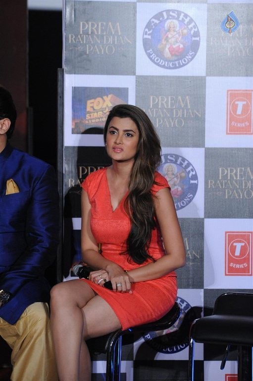 Prem Ratan Dhan Payo Trailer Launch - 33 / 62 photos