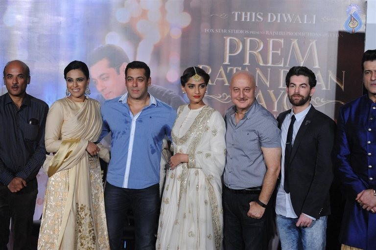Prem Ratan Dhan Payo Trailer Launch - 34 / 62 photos