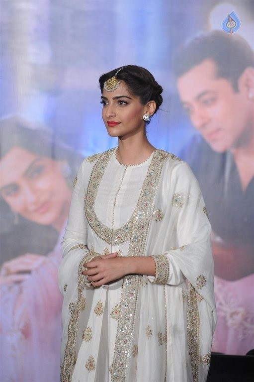 Prem Ratan Dhan Payo Trailer Launch - 35 / 62 photos