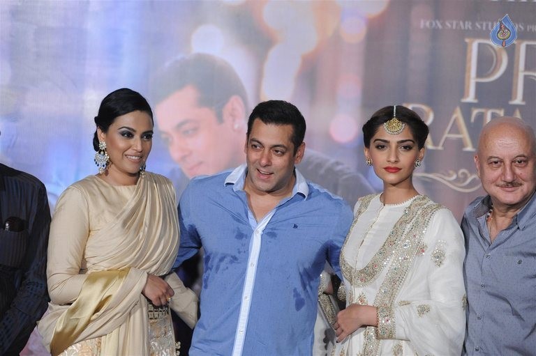 Prem Ratan Dhan Payo Trailer Launch - 45 / 62 photos