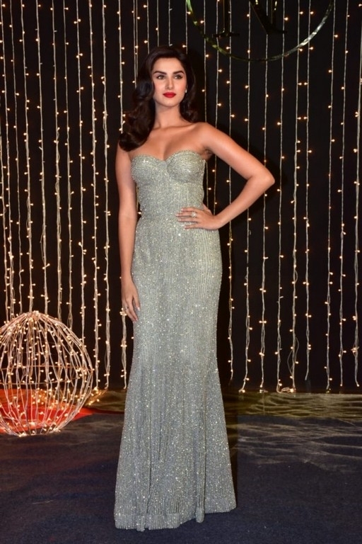 Priyanka Chopra - Nick Jonas Wedding Reception - 8 / 111 photos