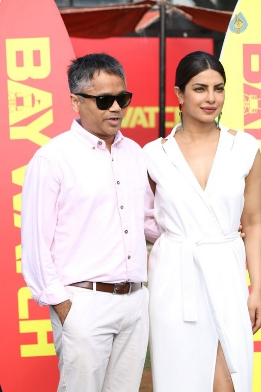 Priyanka Chopra at Baywatch Press Meet - 14 / 28 photos
