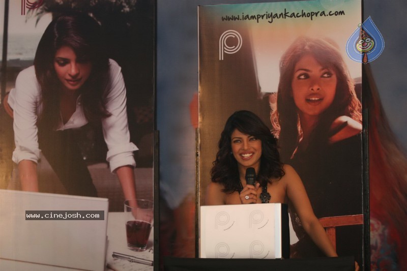 Priyanka Chopra at her Official Website Launch - 8 / 38 photos