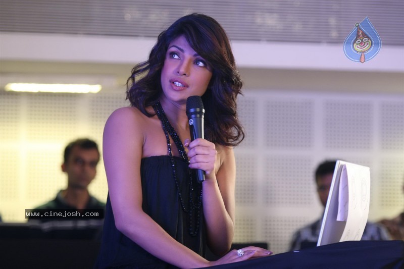 Priyanka Chopra at her Official Website Launch - 23 / 38 photos