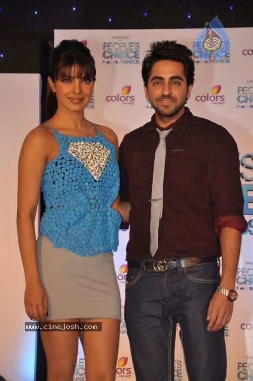 Priyanka Chopra at Peoples Choice Awards 2012 - 5 / 42 photos