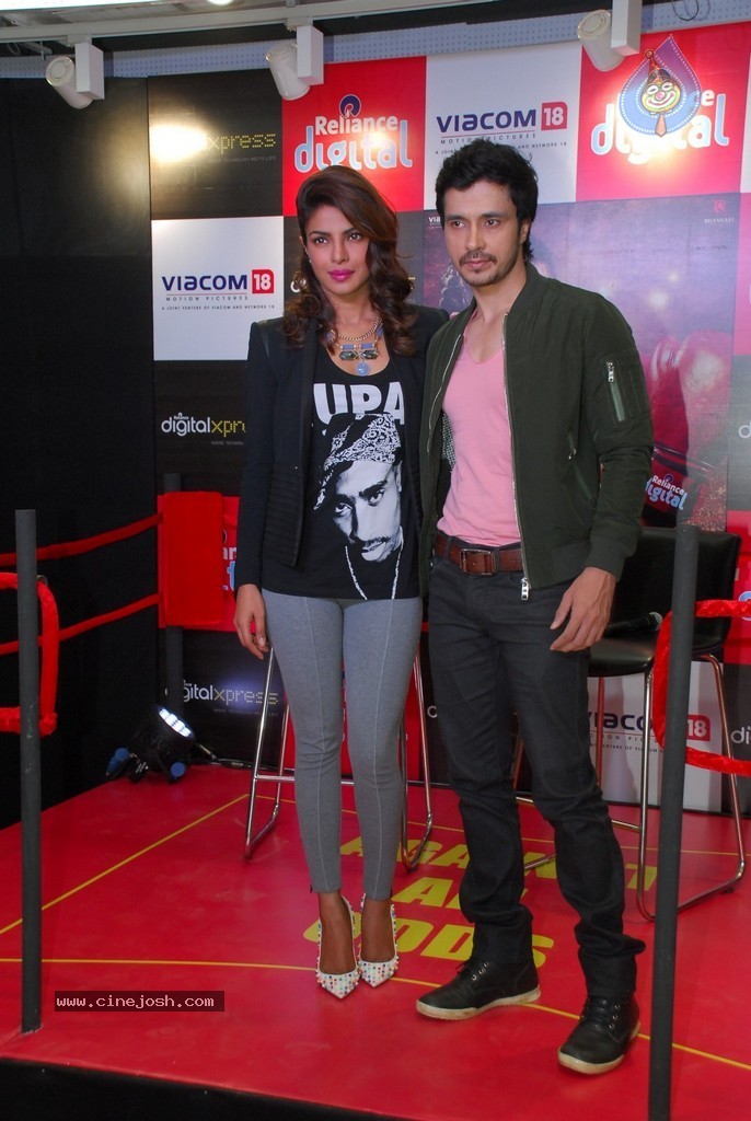 Priyanka Chopra at Reliance Digital Express  - 37 / 70 photos