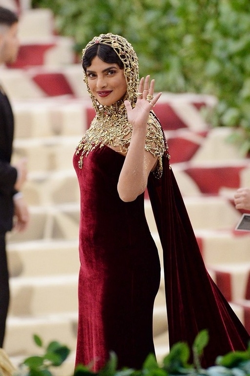 Priyanka Chopra At The MET Gala 2018 - 4 / 15 photos