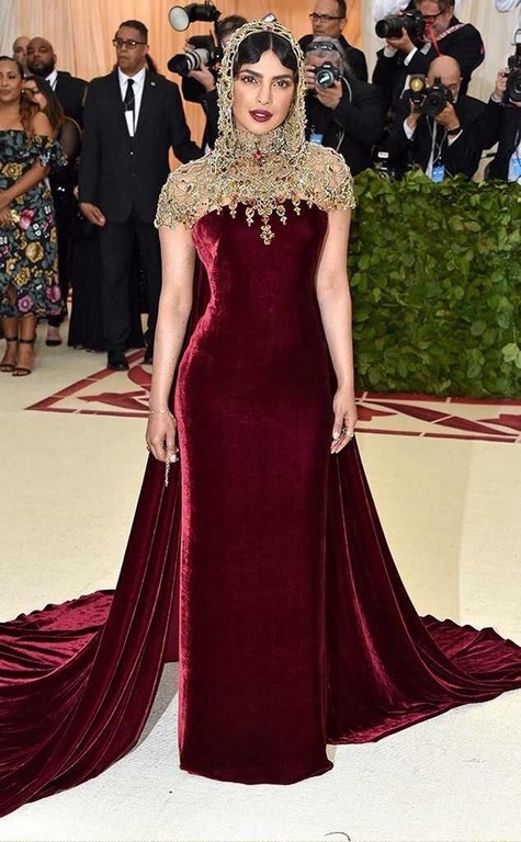 Priyanka Chopra At The MET Gala 2018 - 7 / 15 photos