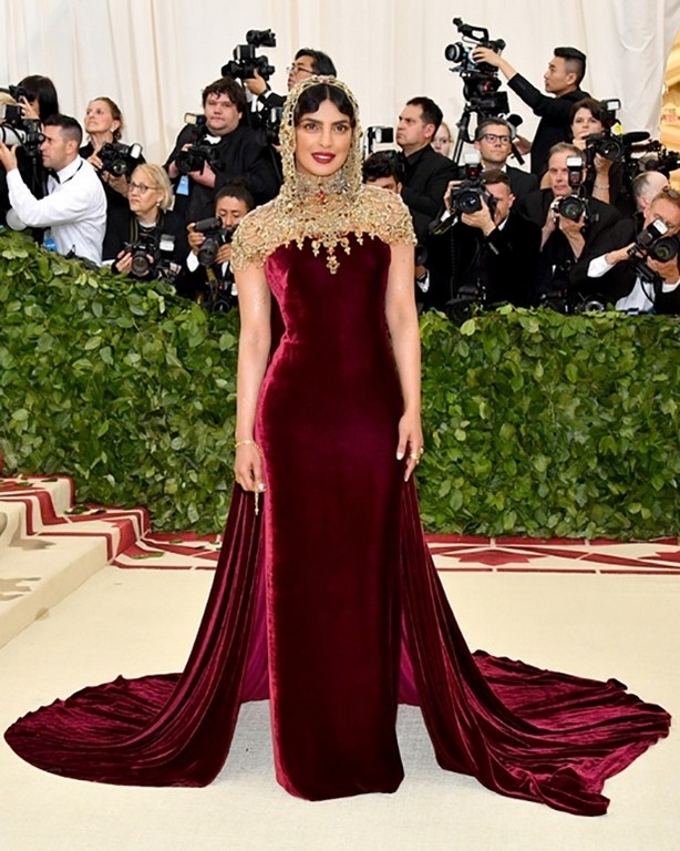 Priyanka Chopra At The MET Gala 2018 - 10 / 15 photos