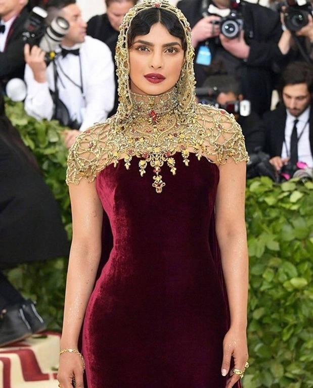 Priyanka Chopra At The MET Gala 2018 - 13 / 15 photos