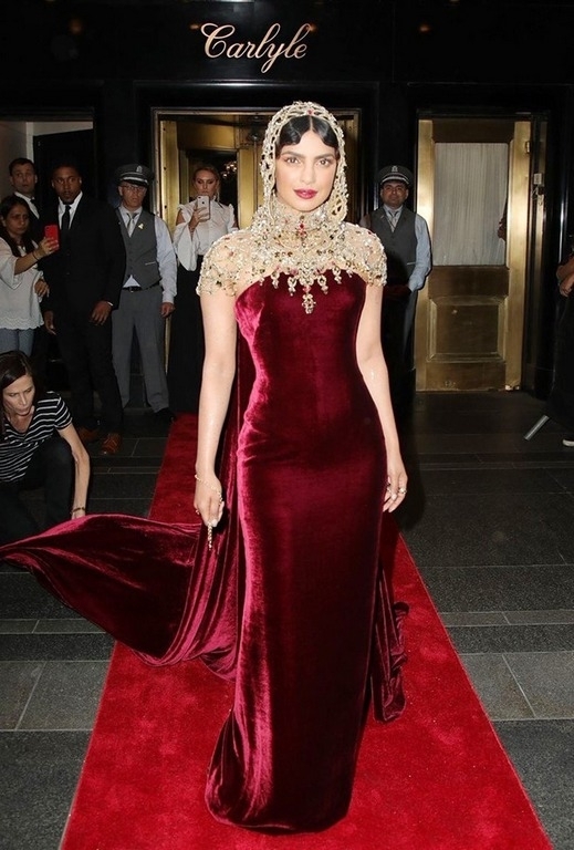 Priyanka Chopra At The MET Gala 2018 - 14 / 15 photos