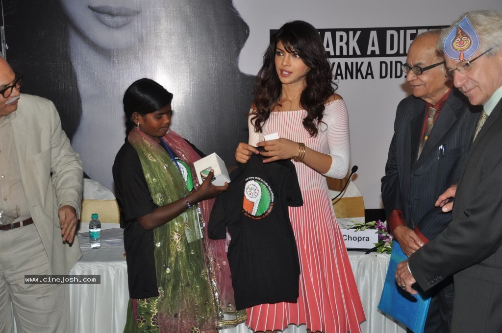 Priyanka Chopra at Unicef Event - 16 / 30 photos
