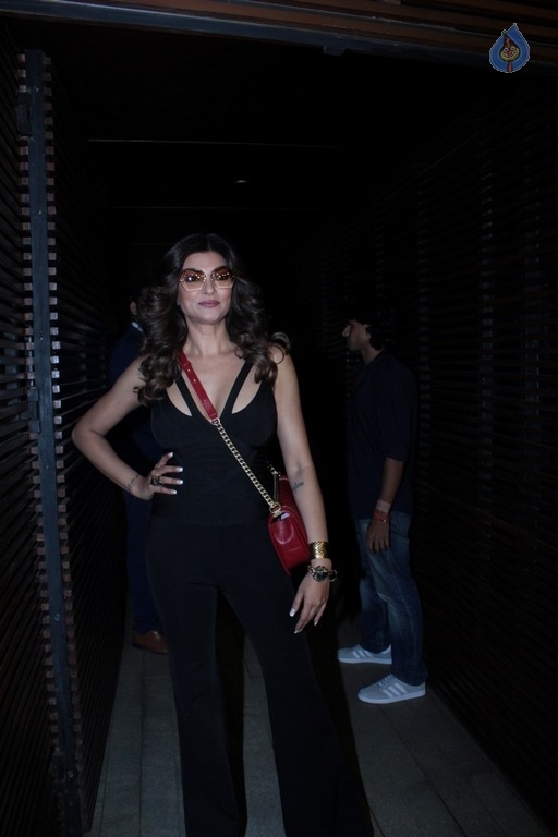 Priyanka Chopra Host Success Party of Ventilator Movie - 12 / 42 photos