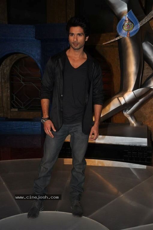 Priyanka Chopra On The Set Of Extra Inning T20 - 33 / 38 photos