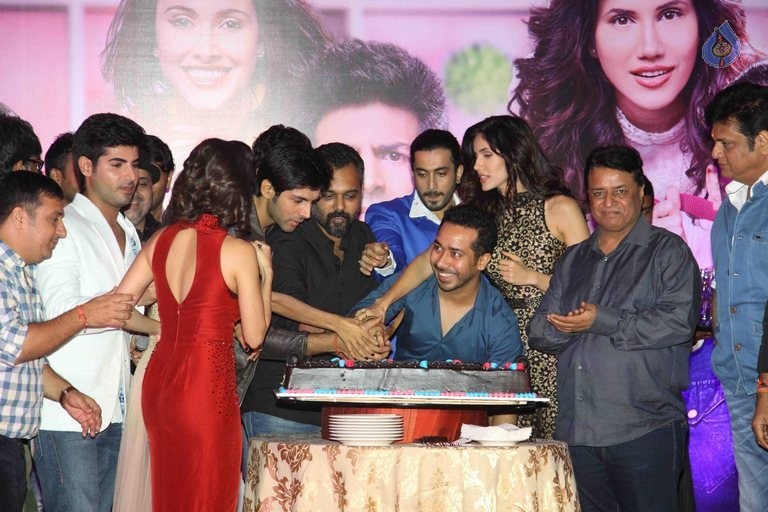 Pyaar Ka Punchanama 2 Success Party - 20 / 42 photos