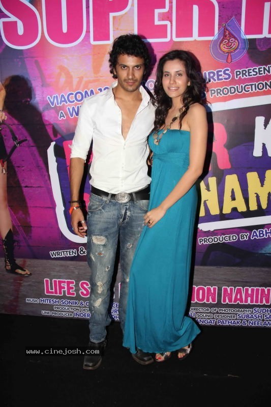 Bollywood: Pyaar Ka Punchnama Success Bash - 10 / 24 photos