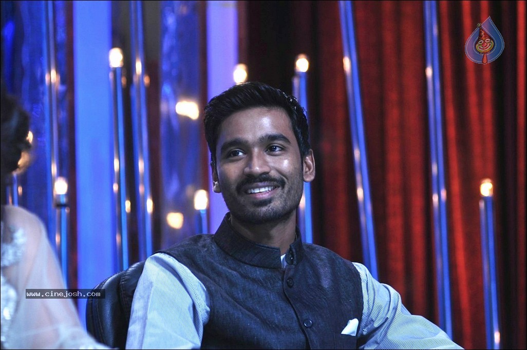 Raanjhanaa Team at Jhalak Dikhhla Jaa Sets - 32 / 43 photos