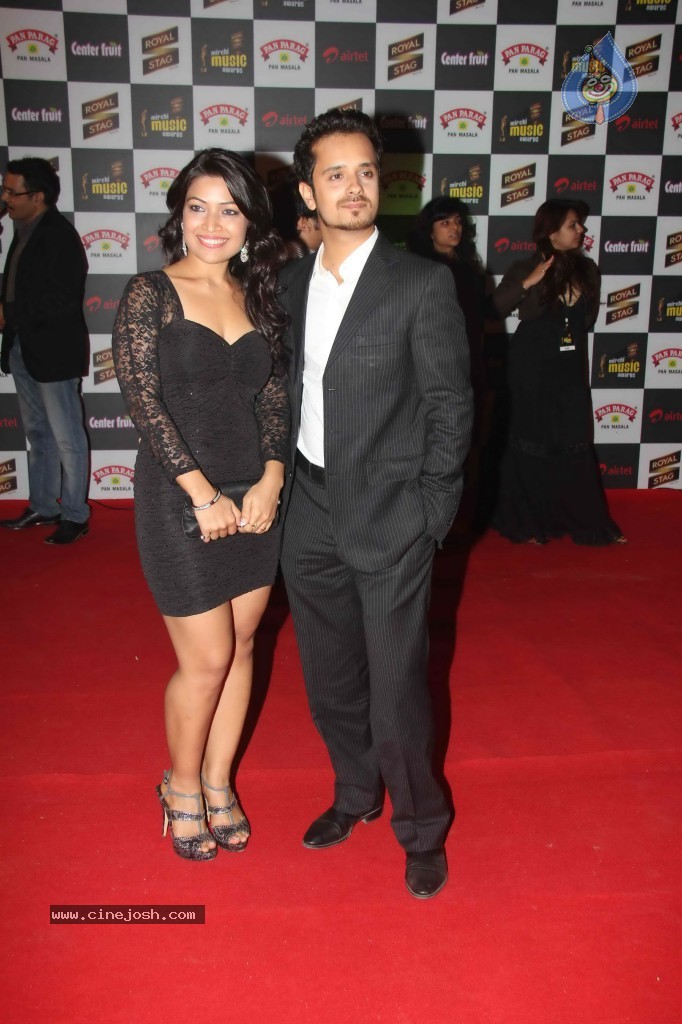 Radio Mirchi Awards 2012 Red Carpet - 89 / 104 photos