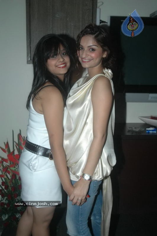 Rahul and Dimpy Mahajan Bday Party - 2 / 42 photos