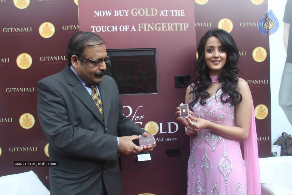 Raima Sen Launches Gitanjali Gold and Diamond ATM - 19 / 29 photos