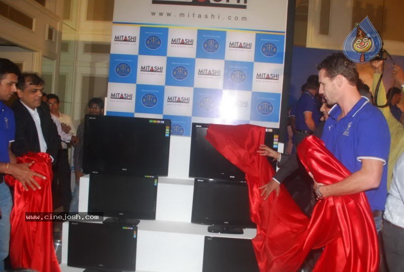 Rajasthan Royals Team Launches New Range of LCD Mitashi - 3 / 27 photos