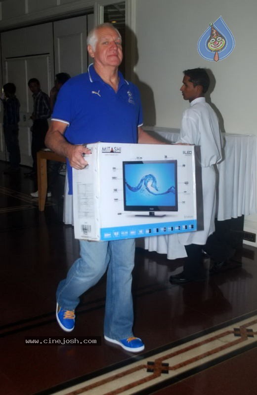 Rajasthan Royals Team Launches New Range of LCD Mitashi - 4 / 27 photos