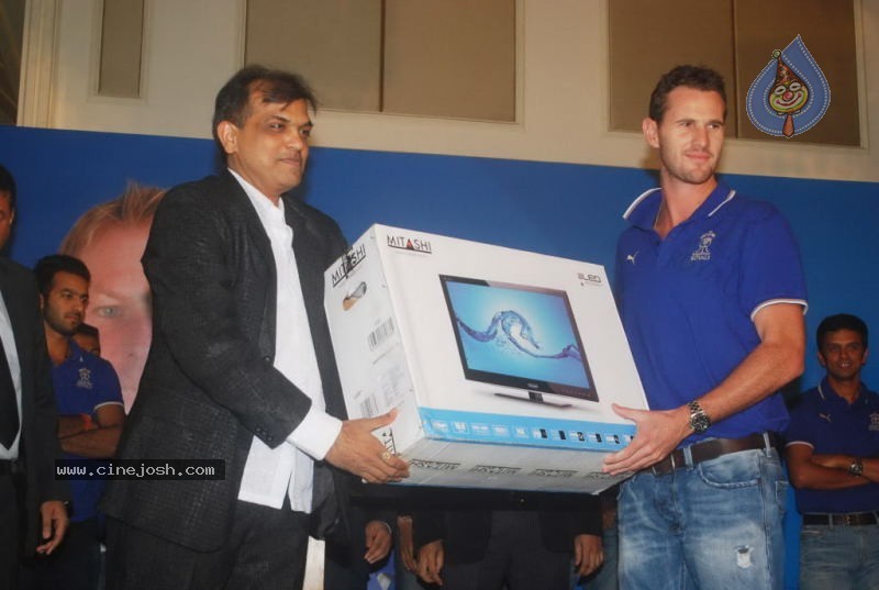 Rajasthan Royals Team Launches New Range of LCD Mitashi - 23 / 27 photos