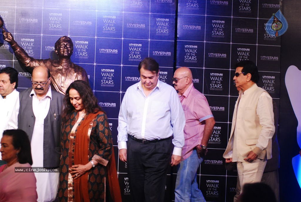 Rajesh Khanna Statue Unveiling Photos - 21 / 127 photos