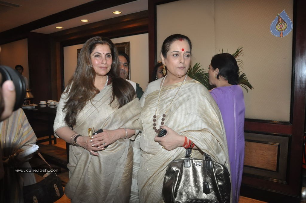Rajesh Khanna Statue Unveiling Photos - 69 / 127 photos