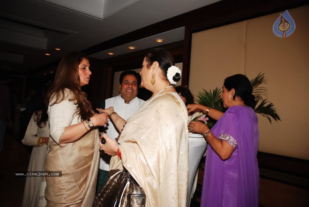 Rajesh Khanna Statue Unveiling Photos - 111 / 127 photos