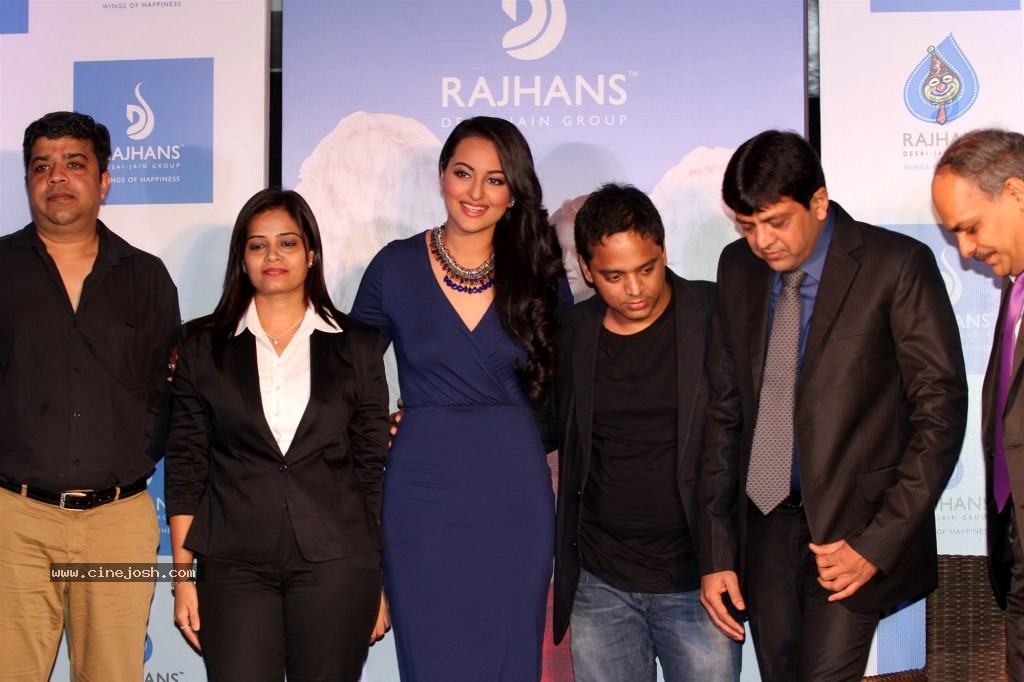 Rajhans Brand Ambassador PM - 17 / 54 photos