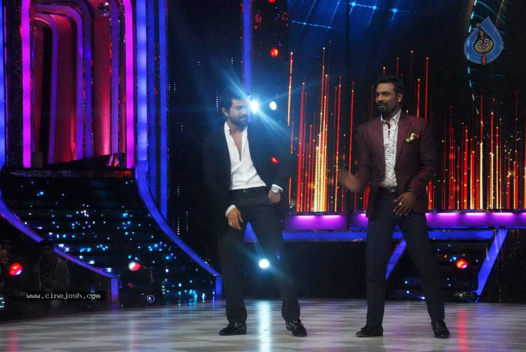 Ram Charan at Zanjeer Promotional Event - 122 / 137 photos