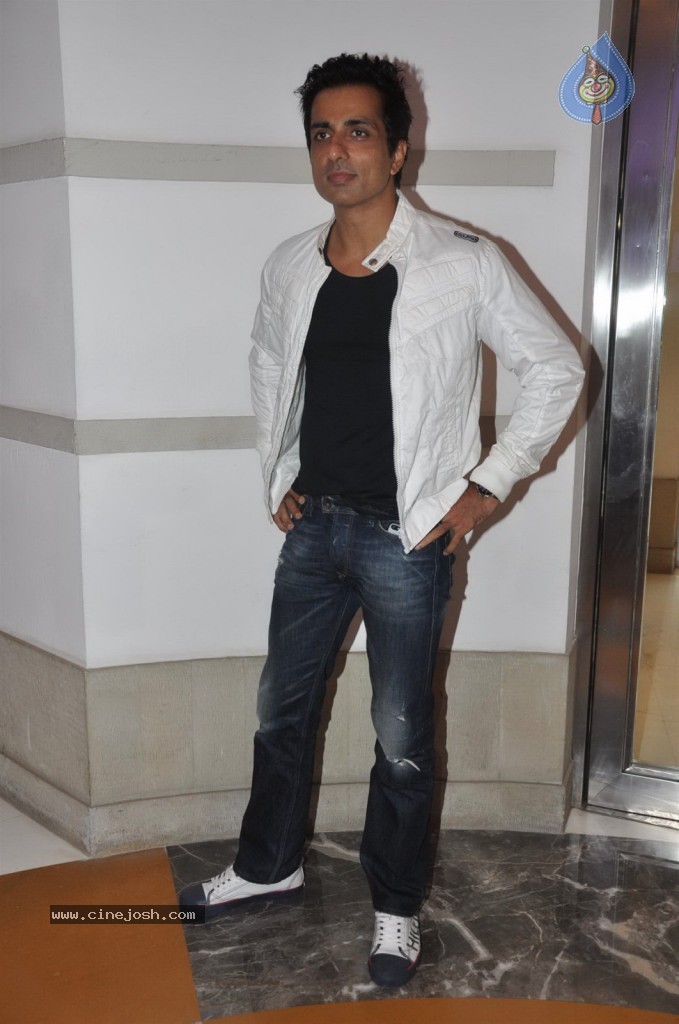 Ramaiya Vastavaiya Music Launch - 31 / 63 photos