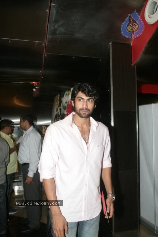 Rana at Dum Maaro Dum Movie Promotion - 10 / 25 photos