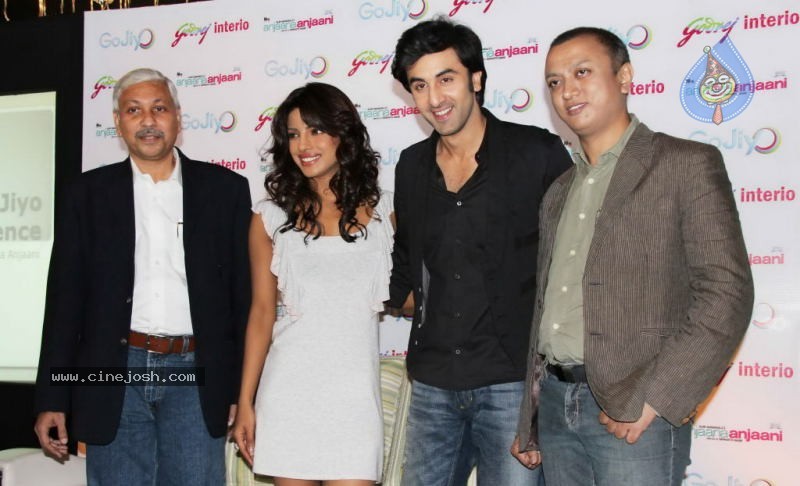 Ranbir and Priyanka Promoting Anjaana Anjaani Movie - 26 / 31 photos