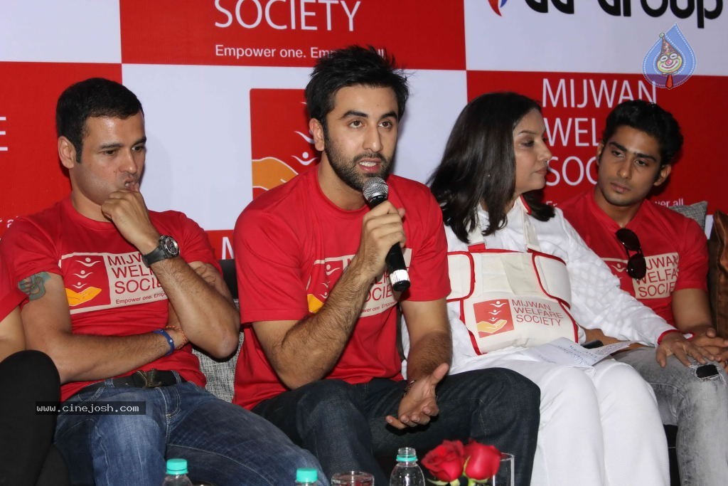 Ranbir Kapoor at Mijwan Welfare Society Event - 13 / 21 photos